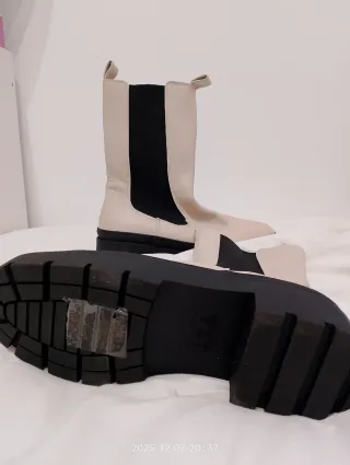 Stivali Beige e Neri da Donna/Ragazza