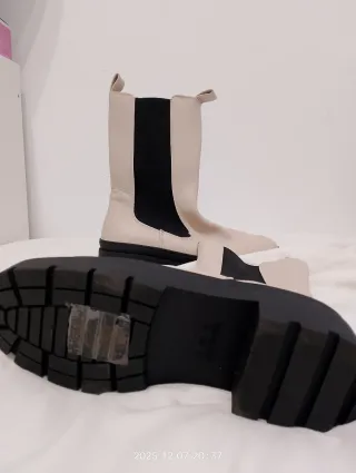 Stivali Beige e Neri da Donna/Ragazza