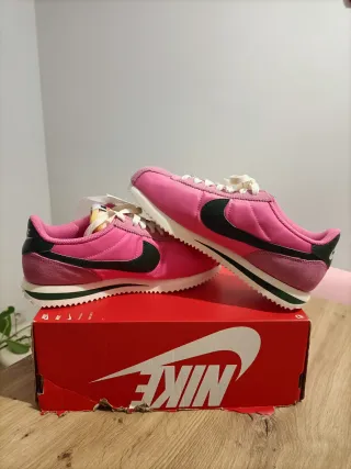 T42,5 Nike Cortez Rosa y Verde