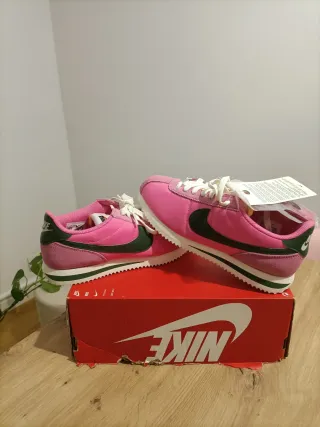 T42,5 Nike Cortez Rosa y Verde