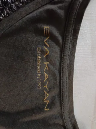 Camiseta Eva Kayan lentejuelas verde militar