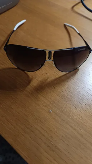 Gafas de sol Carrera aviador negras y blancas