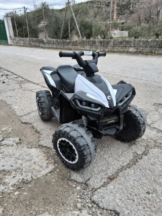 Quad infantil eléctrico