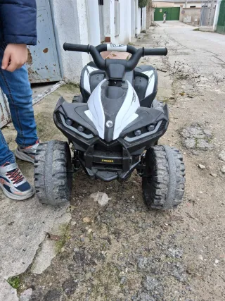 Quad infantil eléctrico