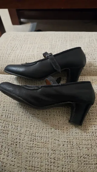 Zapatos Flamenco Niña Talla 33 está es la talla