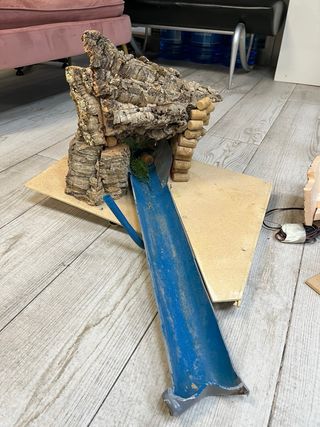 Pesebre de corcho y madera