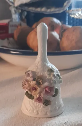 Campanella in ceramica con fiori