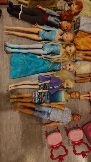 Lote Barbie y Ken + ropa + zapatos 56 pares