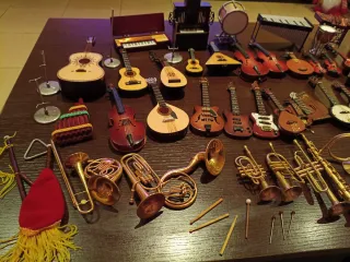 Colección instrumentos musicales miniatura