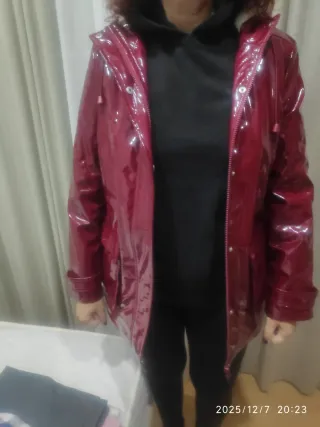 Chubasquero Rojo burdeos Brillante