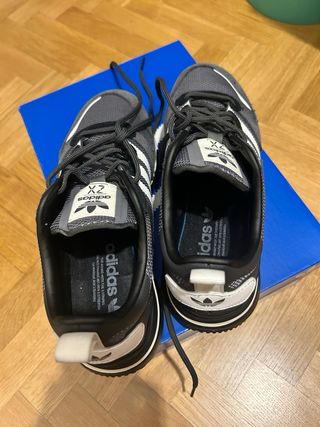 Zapatillas Adidas ZX 700 HD Gris Blanco.