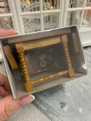 Tavolo per casa delle bambole