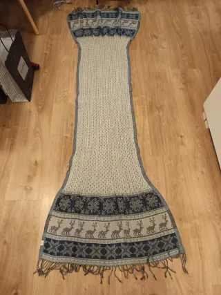 Pañuelo reversible estampado reno