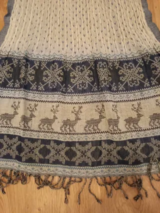 Pañuelo reversible estampado reno