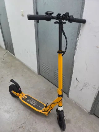 Patinete Eléctrico Amarillo