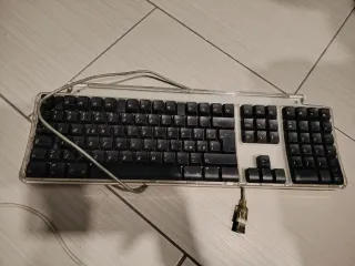 Tastiera Apple USB trasparente