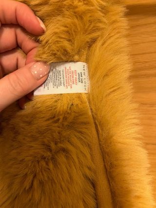 Bufanda de pelo amarillo