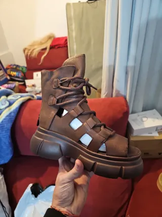 Stivali da donna marroni