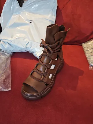 Stivali da donna marroni