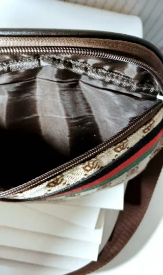 Bolso Riñonera Marrón con Rayas