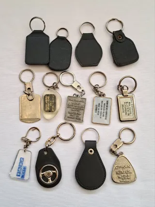 Llaveros: Seat, Opel, Fiat, Yamaha, Hyundai, etc..