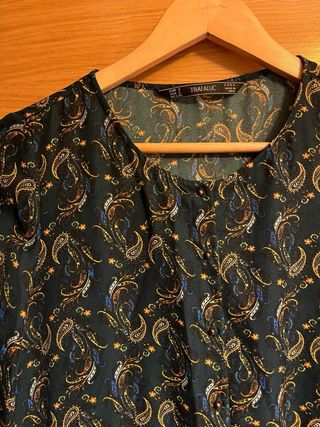 Vestido Zara verde estampado paisley