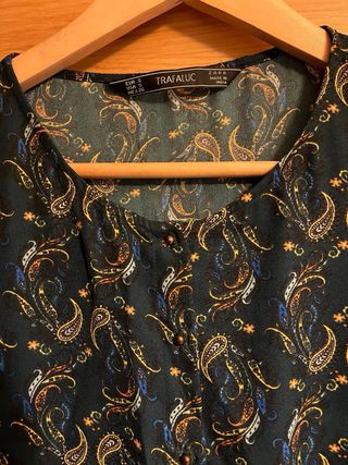 Vestido Zara verde estampado paisley