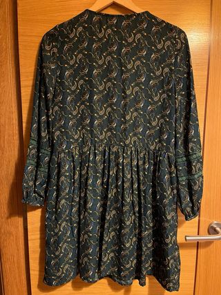 Vestido Zara verde estampado paisley