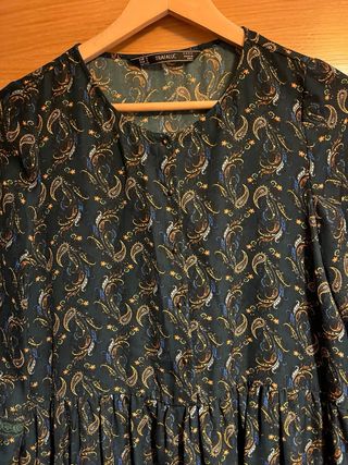 Vestido Zara verde estampado paisley