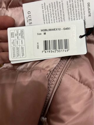 Plumífero Guess rosa acolchado Talla M