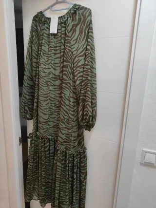 Vestido Mango largo estampado cebra verde