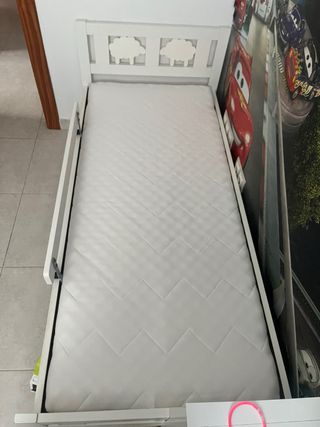 Cama infantil con somier y colchón
