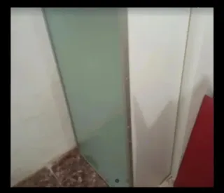 Armario despensa escobero blanco y metacrilato