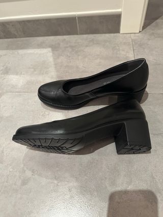 Zapatos Pitillos negros tacón bajo