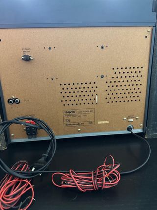 Minicadena Sanyo ST-707J con tocadiscos
