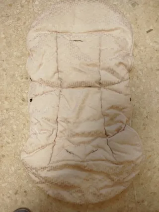 Varios Sacos para silla de bebé.
