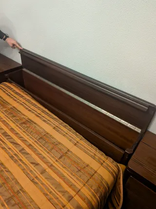 Cómoda y mesitas de noche a juego