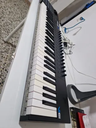 Teclado Alesis VI61