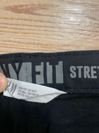 Pantalón vaquero negro hombre skinny