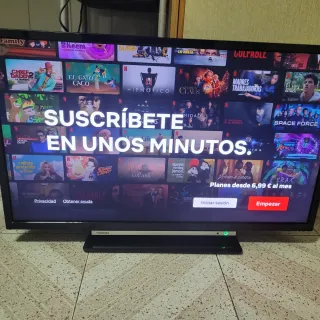 Televisor Toshiba 32 smart wifi Negro y Multicolor
