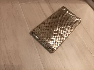 Bolso Parfois dorado metalizado