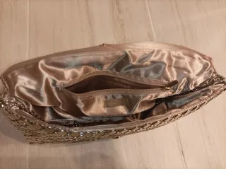 Bolso Parfois dorado metalizado