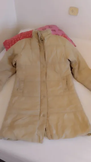 Abrigo acolchado beige