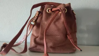 Bolso marrón tipo saco