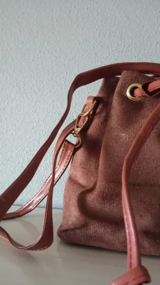 Bolso marrón tipo saco