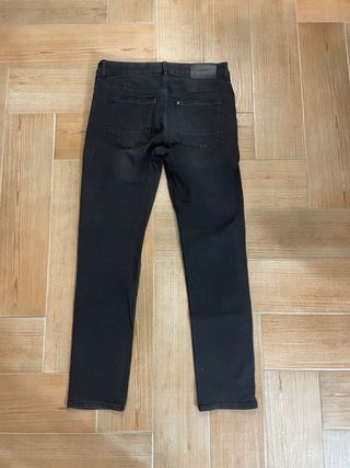 Pantalón vaquero hombre negro