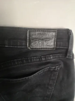 Vaqueros Levi's mujer talla 31 negros modelo 710