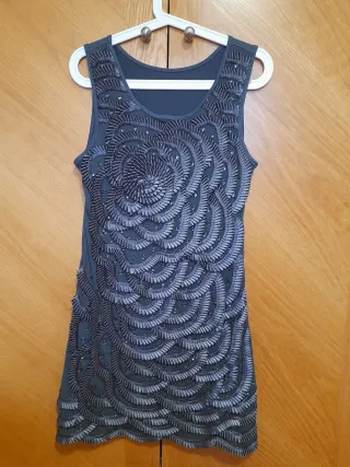 Vestido fiesta gris con pedrería