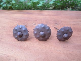 Clavos antiguos de hierro forjado, siglo XVIII.