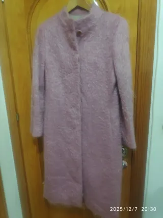Abrigo rosa de pelo sintético